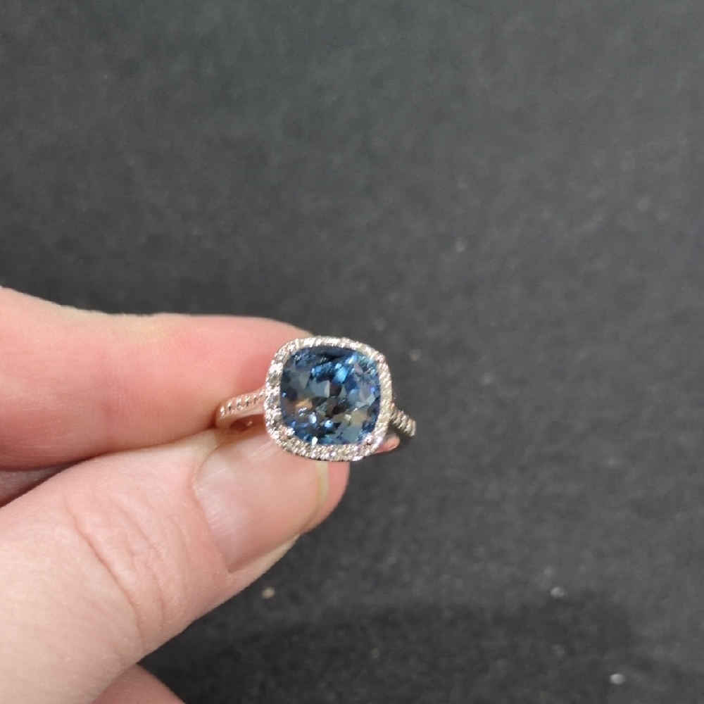 Elegant Blue Gemstone Silver Ring